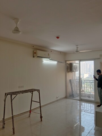 2 BHK Apartment For Rent in Signature Global Prime, Sector 63a