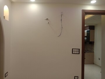 Furnished Amenities in 2 BHK Builder Floor at Dwarka Mor – for Sale