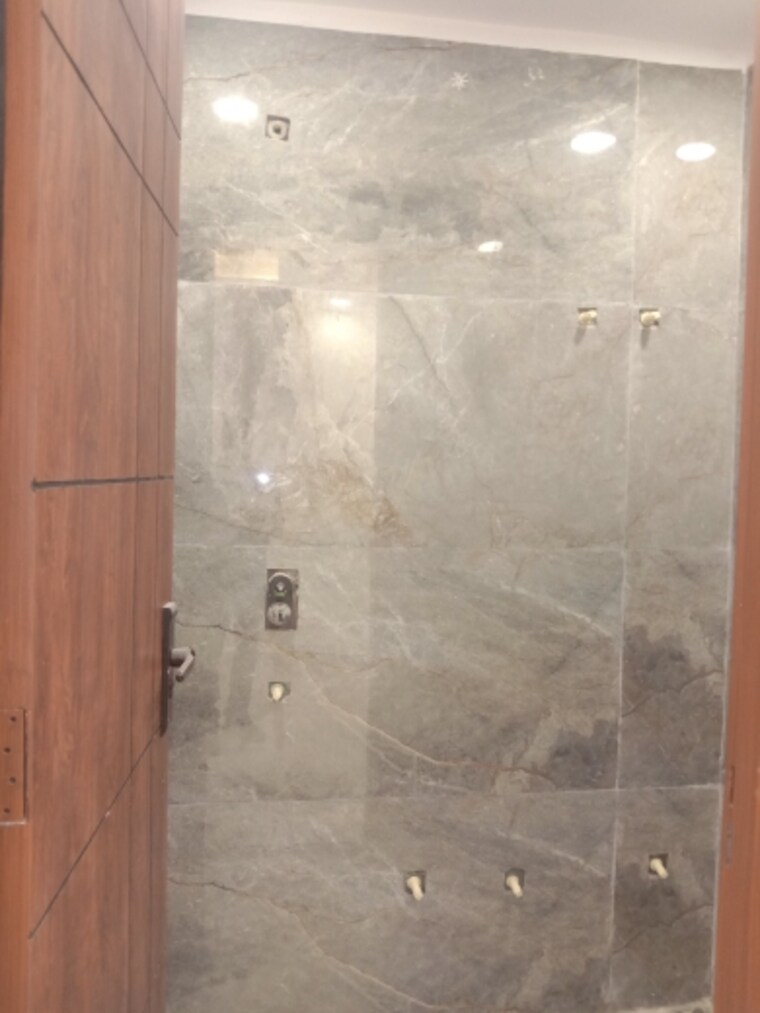 Bathroom, dwarka mor 2 Bedroom 405 Sq.Ft. Builder Floor In Dwarka Mor Delhi 9462330