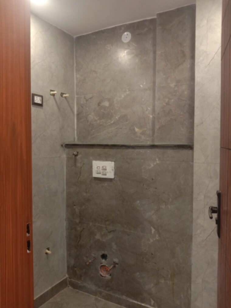 Bathroom, dwarka mor 2 Bedroom 405 Sq.Ft. Builder Floor In Dwarka Mor Delhi 9462330