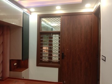 Room in 2 BHK Builder Floor at Dwarka Mor – for Sale