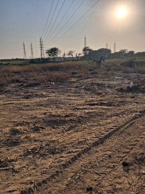  Plot For Sale in Signature Global Daxin Vistas, Bhondsi