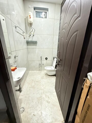 Floor Plan in  Showroom at Gomti Nagar – for Rent