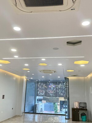 Furnished Amenities in  Showroom at Gomti Nagar – for Rent