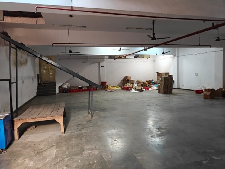  Parking, sector 63 Commercial Industrial Plot 5400 Sq.Ft. In Sector 63 Noida 9462393