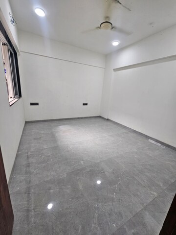 Room in 2 BHK Apartment at Sanghvi Infenia, Santacruz East – for Rent