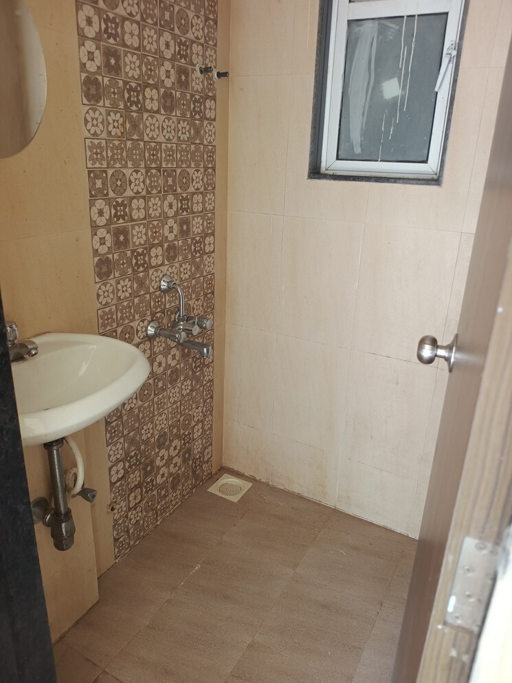 Bathroom, jp-north-aviva 1 Bedroom 309 Sq.Ft. Apartment In Mira Road Thane 9462411