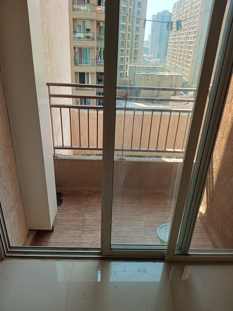 Room, jp-north-aviva 1 Bedroom 309 Sq.Ft. Apartment In Mira Road Thane 9462411