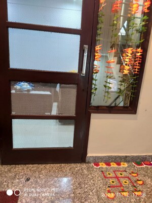 Room in 3 BHK Apartment at Shiva Motia Huys, Pir Machalla – for Rent