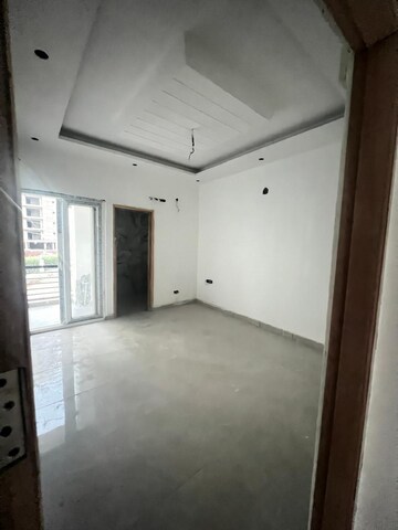 Room in 3 BHK Apartment at Skynet Towers, Patiala Road – for Sale