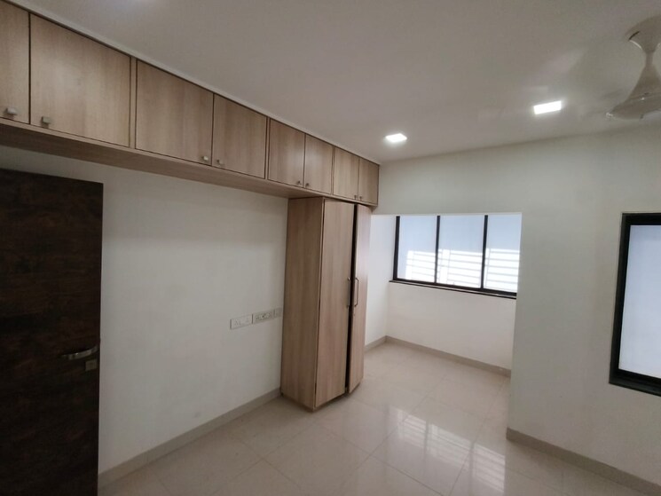 Room, khar west 2.5 Bedroom 1250 Sq.Ft. Apartment In Khar West Mumbai 9462421