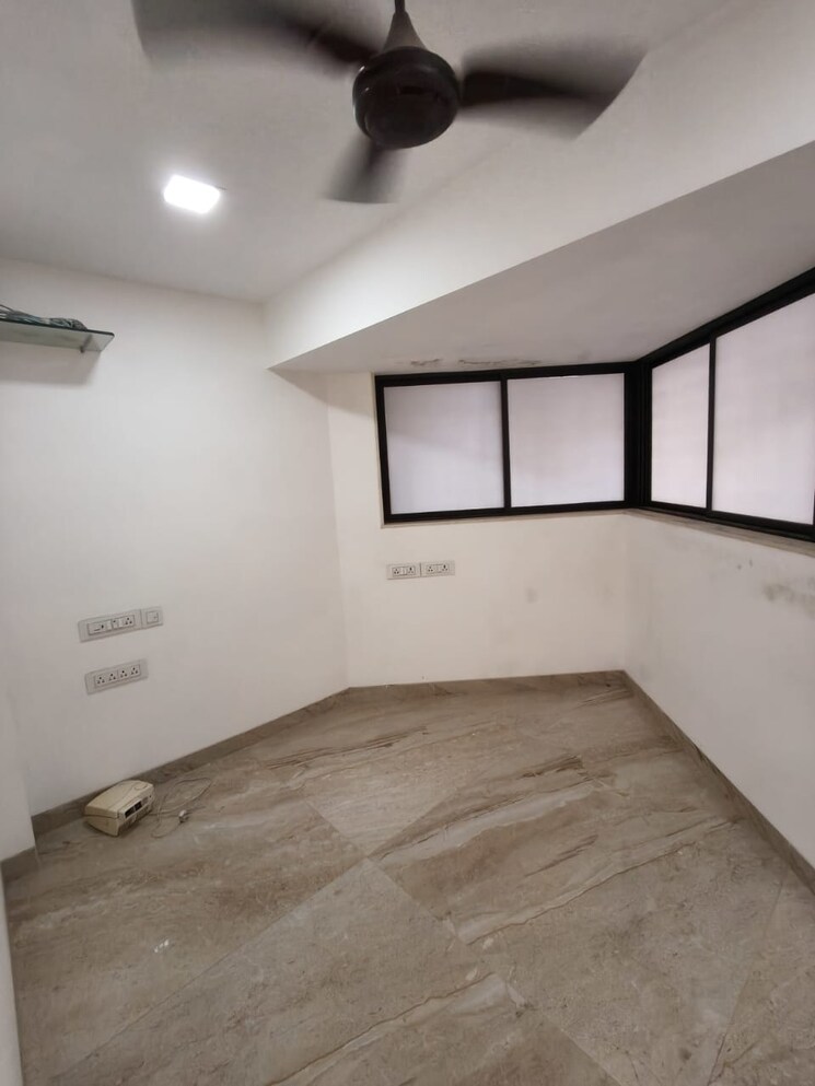 Room, khar west 2.5 Bedroom 1250 Sq.Ft. Apartment In Khar West Mumbai 9462421