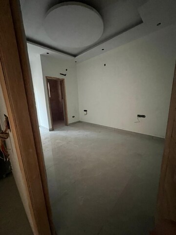 Room in 3 BHK Apartment at Skynet Towers, Patiala Road – for Sale
