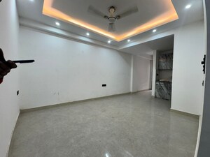 Room in 1 BHK Builder Floor at Saket – for Rent