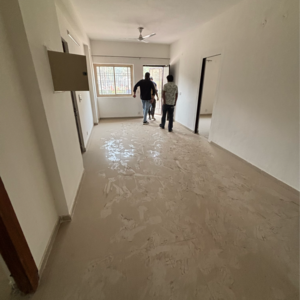 Room in 4 BHK Builder Floor at Sare Springview Floors, Lal Kuan – for Rent