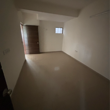 Room in 4 BHK Builder Floor at Sare Springview Floors, Lal Kuan – for Rent
