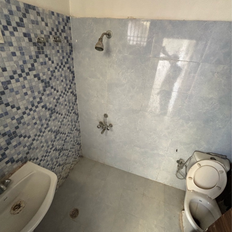 Bathroom, sare-springview-floors 4 Bedroom 1300 Sq.Ft. Builder Floor In Lal Kuan Ghaziabad 9462486