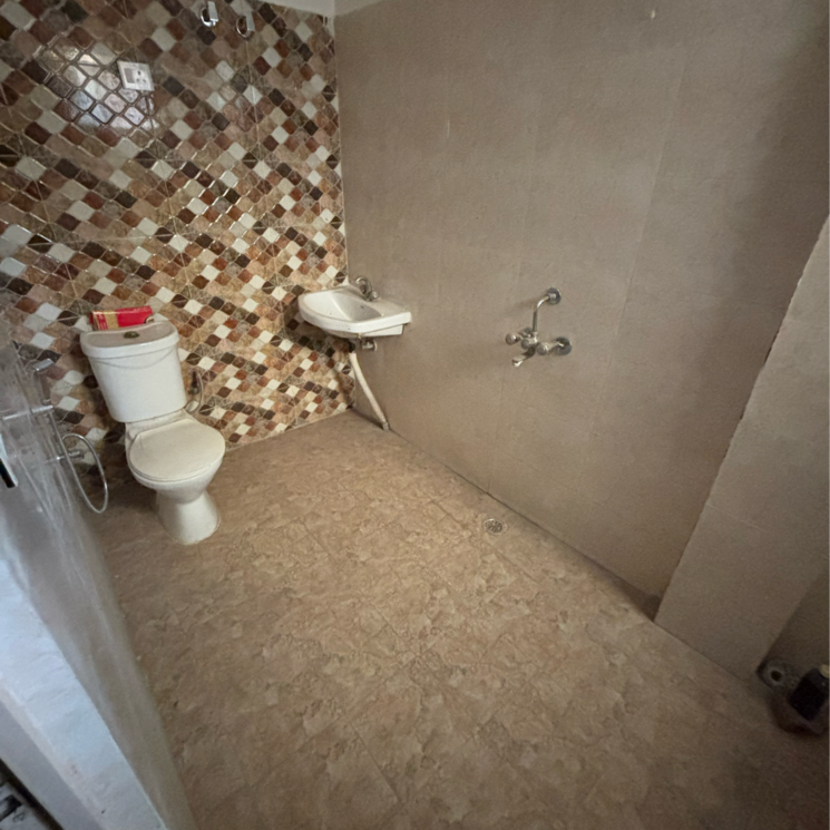 undefined, sare-springview-floors 4 Bedroom 1300 Sq.Ft. Builder Floor In Lal Kuan Ghaziabad 9462486