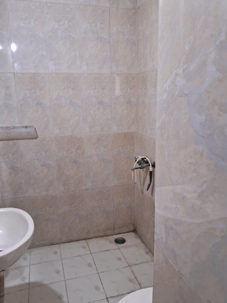 Bathroom, rwa-apartments-sector-122 2 Bedroom 1500 Sq.Ft. Independent House In Sector 122 Noida 9462489
