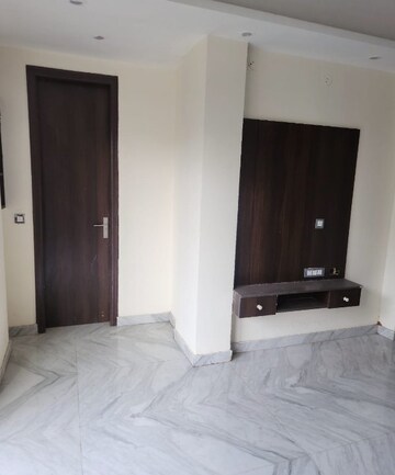  3 BHK Builder Floor at Sector 99 – for Sale