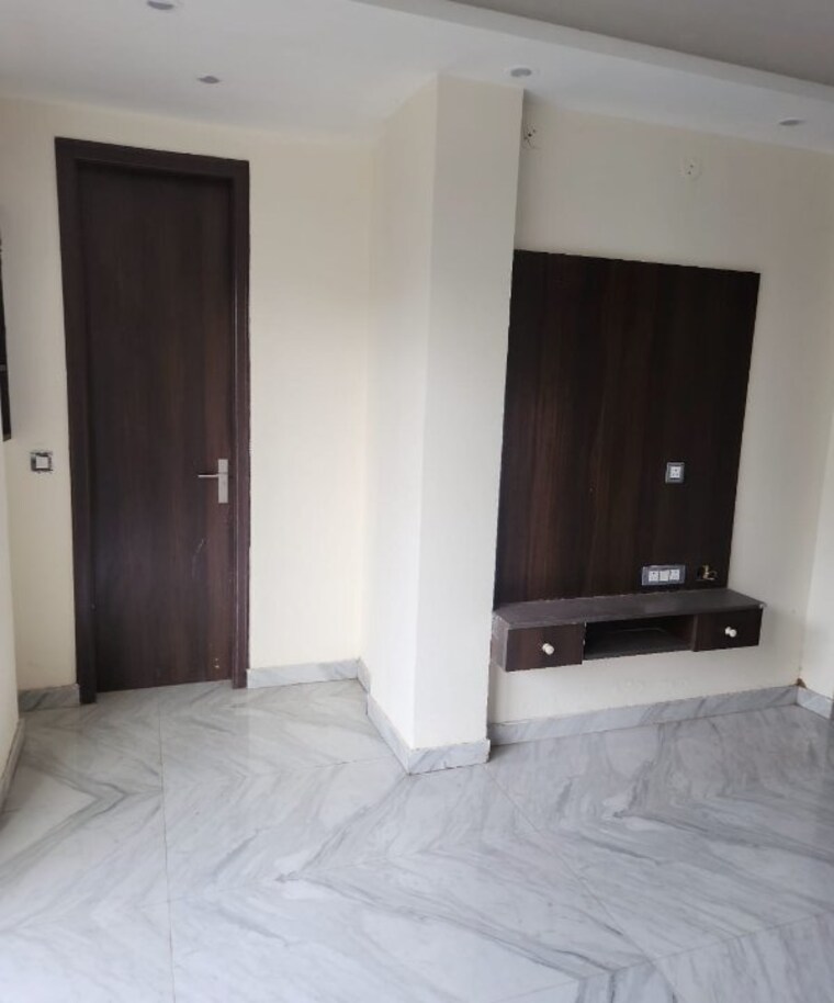 Other, sector 99 3 Bedroom 2250 Sq.Ft. Builder Floor In Sector 99 Gurgaon 9462471