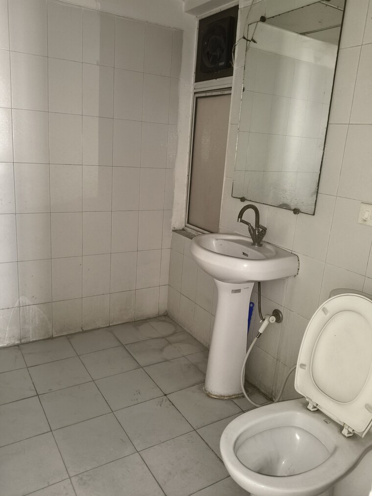 Bathroom, gaur-grandeur 2 Bedroom 1085 Sq.Ft. Apartment In Sector 119 Noida 9462542