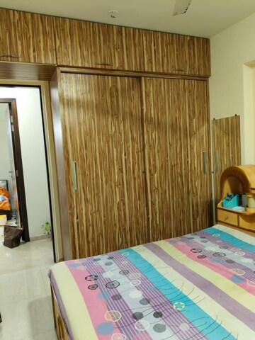 Bedroom in 2.5 BHK Apartment at Hiranandani Meadows, Manpada – for Rent