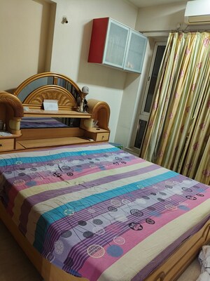 Bedroom in 2.5 BHK Apartment at Hiranandani Meadows, Manpada – for Rent