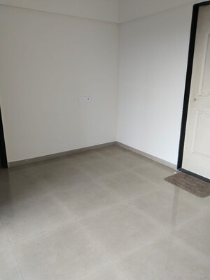 Room in 5 BHK Apartment at Regency Cosmos, Baner – for Rent