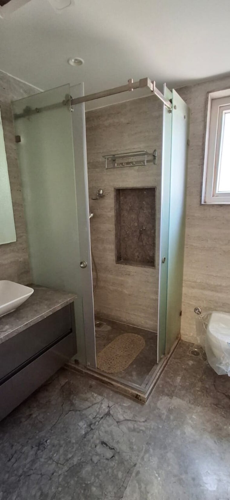 Bathroom, greater kailash ii 4 Bedroom 3000 Sq.Ft. Builder Floor In Greater Kailash ii Delhi 9462574