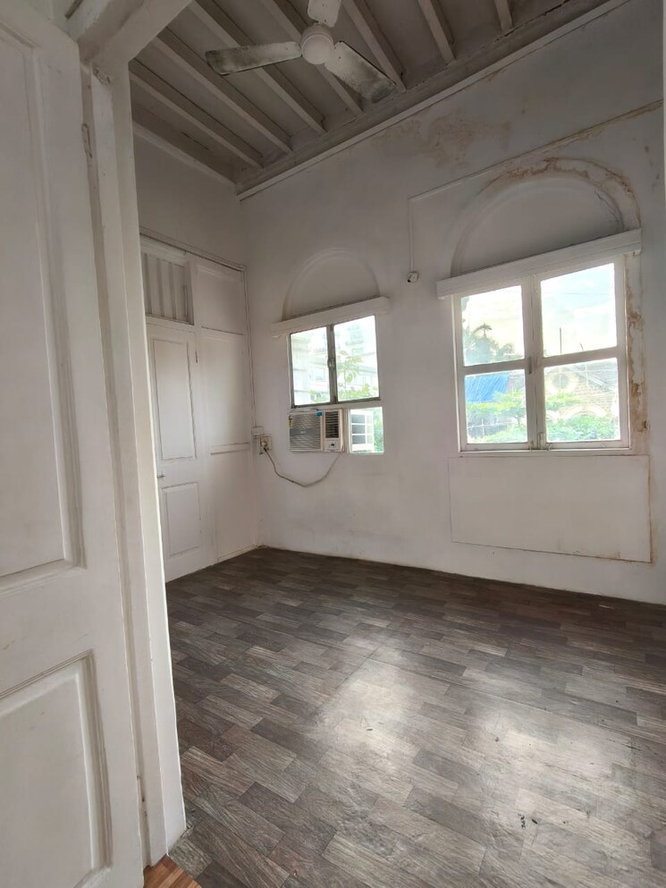 Room, poornima-apartments 1 Bedroom 525 Sq.Ft. Apartment In Colaba Mumbai 9462592