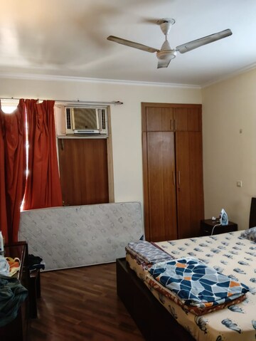 Bedroom in 3 BHK Apartment at Parsvnath Green Ville, Sector 48 – for Rent