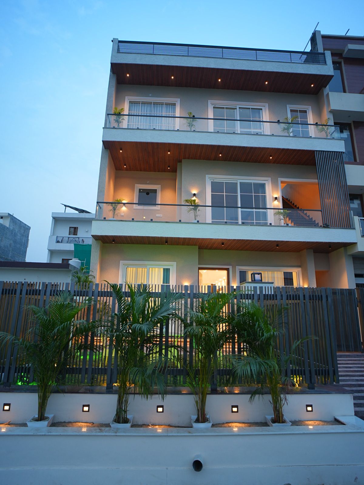 6 BHK + Servant Room Independent House For Sale in Independent Kothi