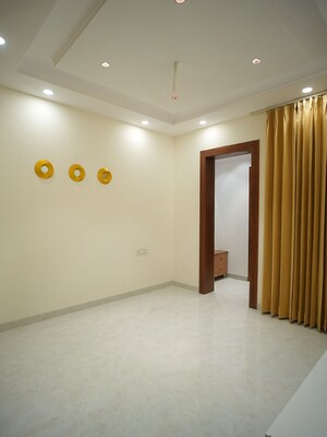 Room in 6 BHK Independent House at Sector 89 – for Sale