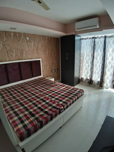1 Rk  450 Sq.Ft. Apartment in Golden Arcade Gurgaon