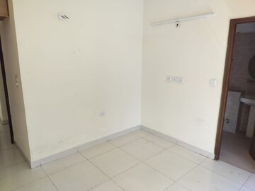 Room in 2 BHK Apartment at Emenox La Solara, Sector 16 Greater Noida – for Sale