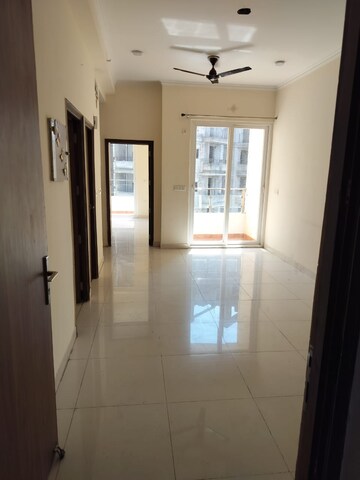 Room in 2 BHK Apartment at Emenox La Solara, Sector 16 Greater Noida – for Sale