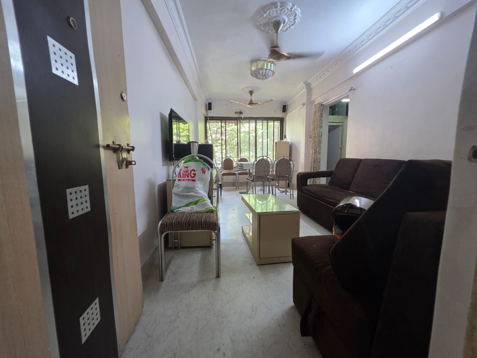 2 BHK 1000 Sq.Ft. Apartment in Legend Apartment Santacruz