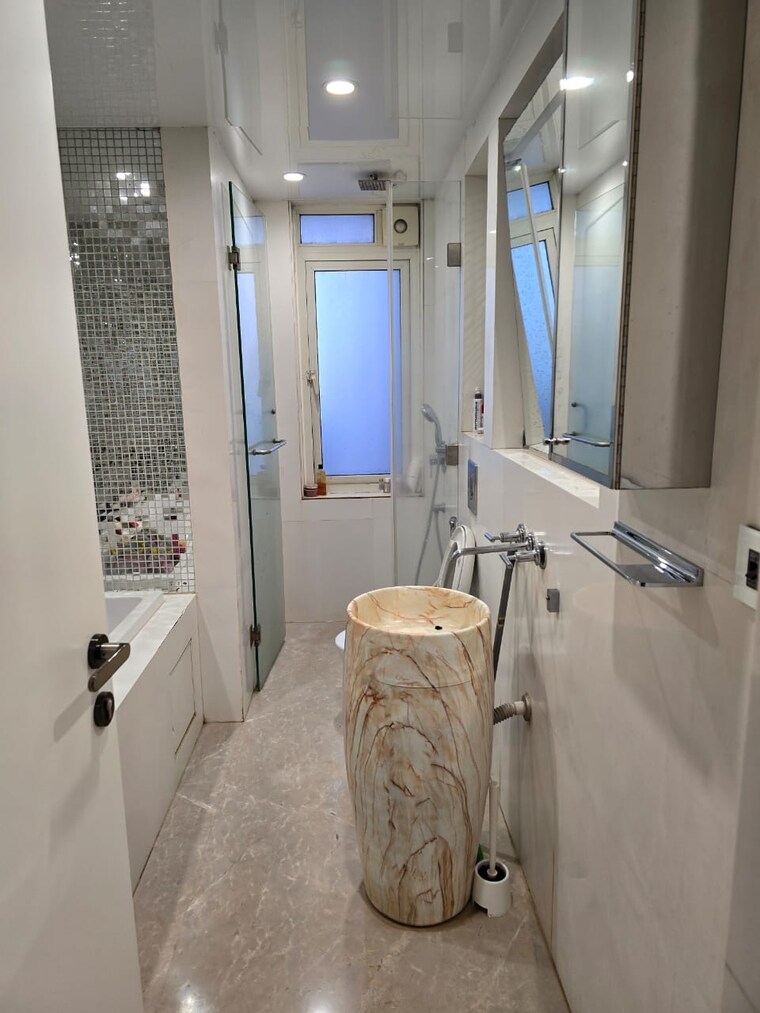 Attached Bathroom, lodha-fiorenza 3 Bedroom 1378 Sq.Ft. Apartment In Goregaon East Mumbai 9462623