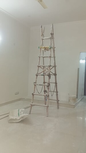 Room in 1.5 BHK Independent House at Sector 55 – for Rent