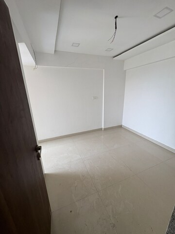 Room in 3 BHK Apartment at Neminath Avenue, Andheri West – for Rent