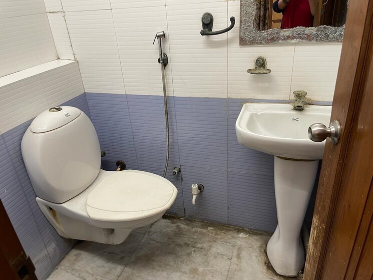 Bathroom, sector 115 2.5 Bedroom 1710 Sq.Ft. Independent House In Sector 115 Noida 9462663