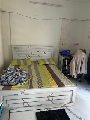 Team Area in  Pg at Malad East – for Rent