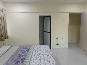 Room in 3 BHK Apartment at Versova Denzil CHS, Andheri West – for Rent