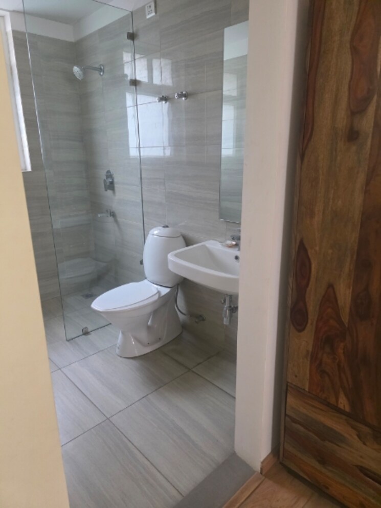 Bathroom, vatika-seven-elements 4 Bedroom 2505 Sq.Ft. Apartment In Sector 89a Gurgaon 9462950