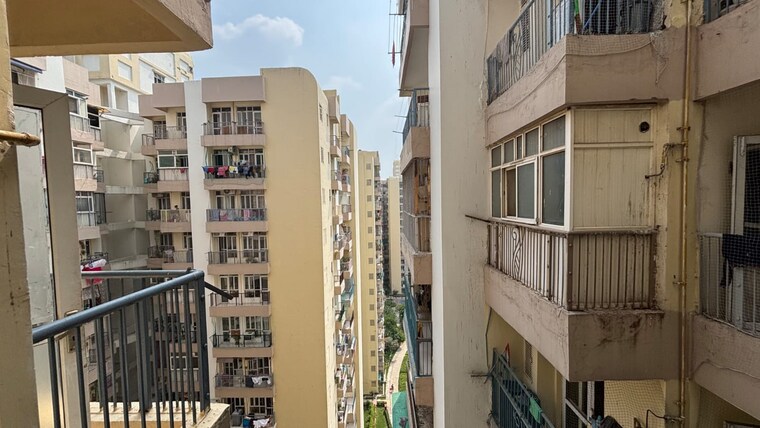 Exterior View, prateek-laurel-phase-ii 2.5 Bedroom 1135 Sq.Ft. Apartment In Sector 120 Noida 9462734