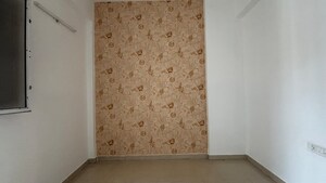 Room in 2.5 BHK Apartment at Prateek Laurel Phase-II, Sector 120 – for Sale