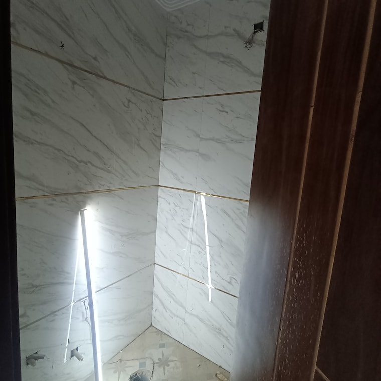 Bathroom, govindpuri 3 Bedroom 900 Sq.Ft. Builder Floor In Govindpuri Delhi 9462712