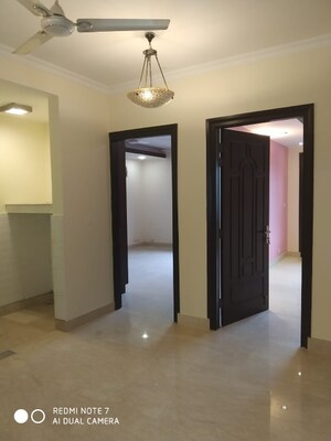 Room in 4 BHK Builder Floor at Greater Kailash ii – for Rent