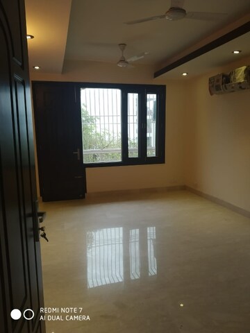 Master Bedroom in 4 BHK Builder Floor at Greater Kailash ii – for Rent